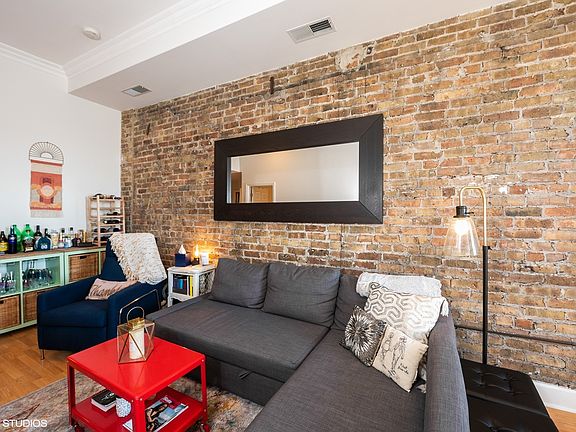 3rd image of 701 N Milwaukee Ave Unit 3F