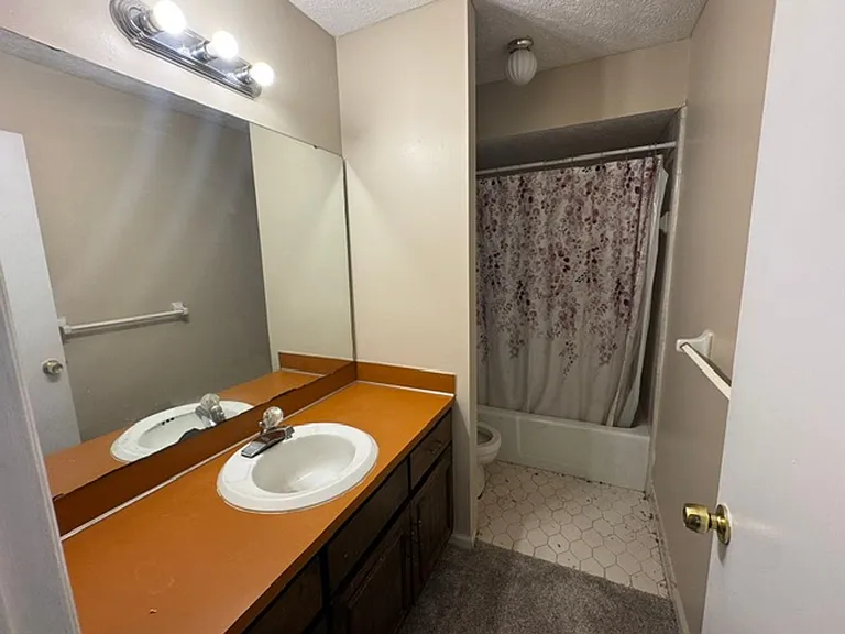 228 Hearthstone Dr — Photo 10