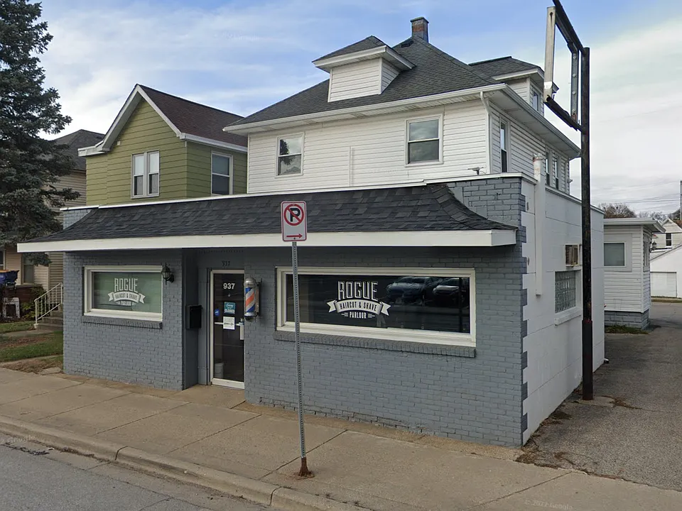 937 Leonard NW