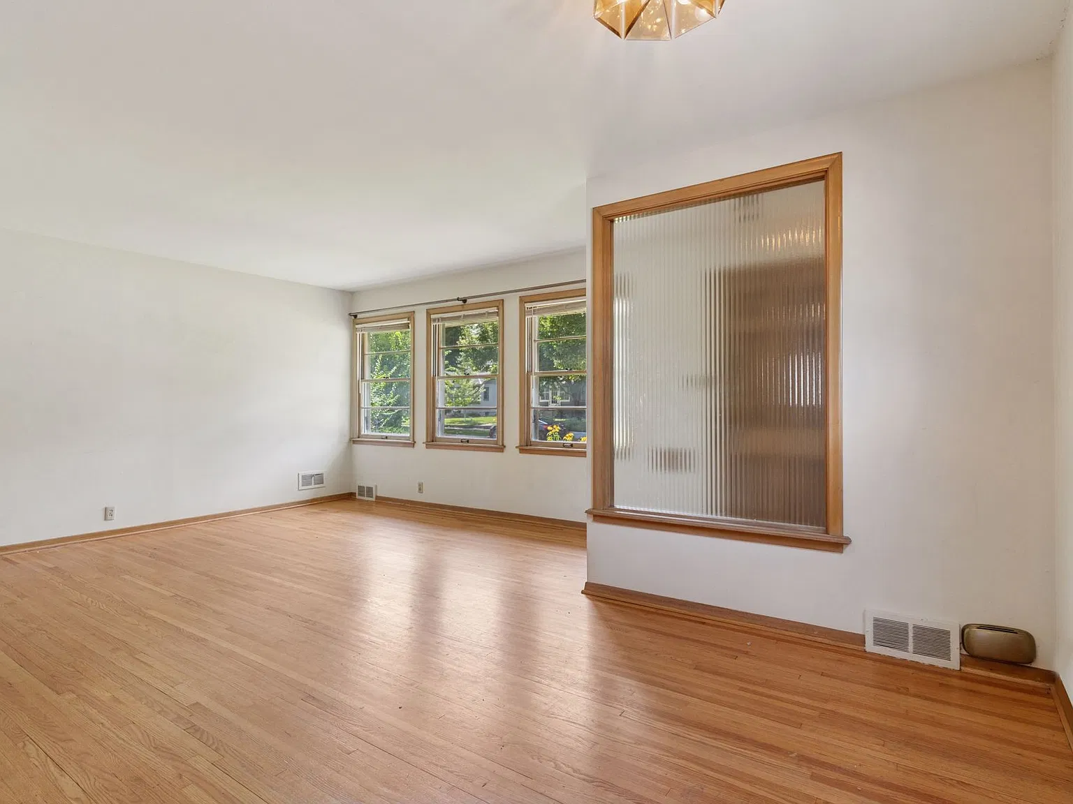 1819 Berkeley Ave — Photo 4