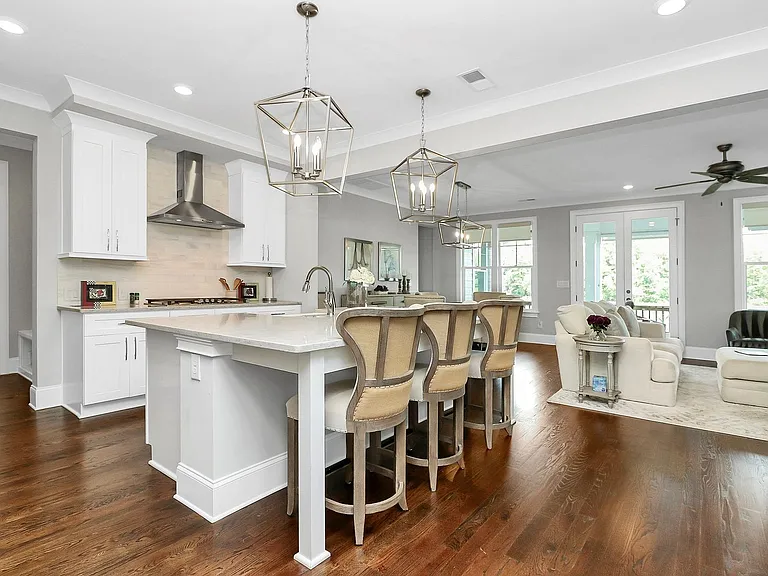 136 Preston Rd — Photo 4