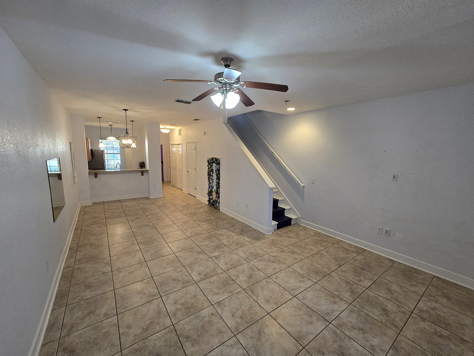 2 bed, 1450 sqft, $1,800 — Photo 2