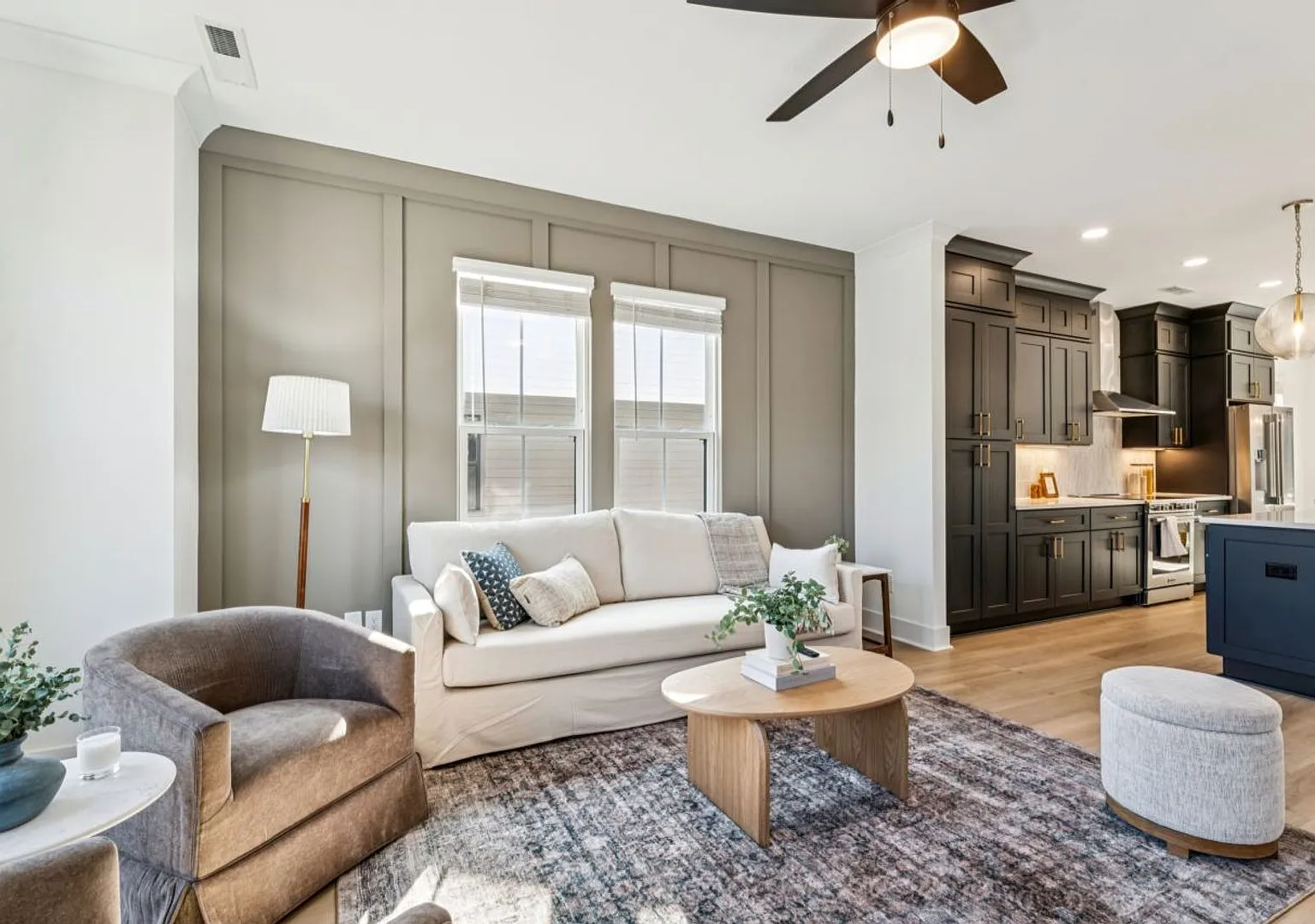 2 BR/2.5BA | Modern Townhome| 2-Car Garage + rooftop terrace — Photo 3