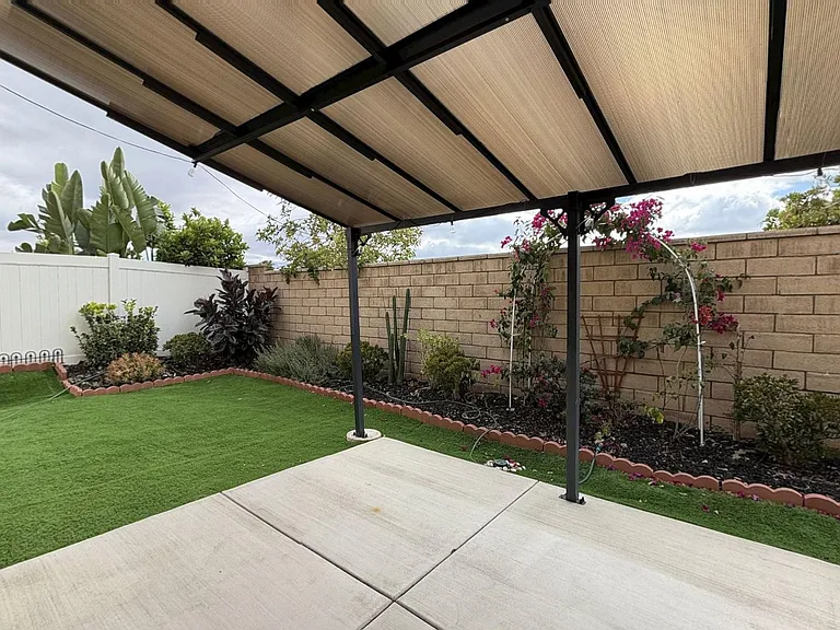 1685 Camellia Ln — Photo 27