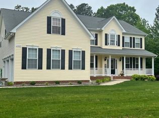 23037 Thornbury Dr, Hollywood, MD 20636