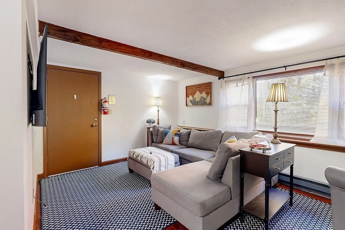 1 bed, 1.0 bath, 720 sqft, $2,200 — Photo 3