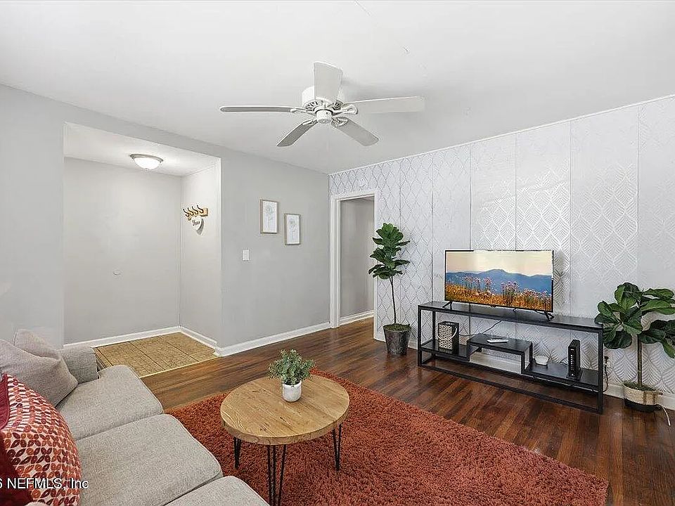 1st image of 1264-1266 Donald St #1264