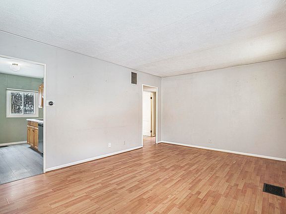 3rd image of 1437 W North St