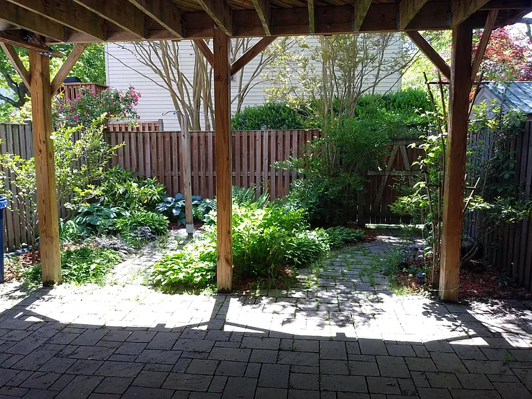 2711 Woodwalk Ct — Photo 24