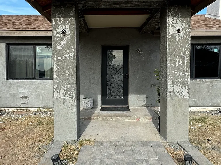 2502 E Edgemont Ave #0 — Photo 3