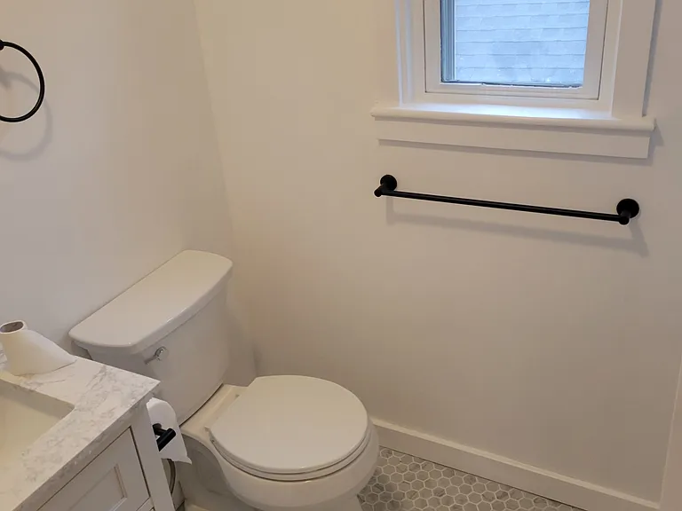 2228 Belmont St #B — Photo 11