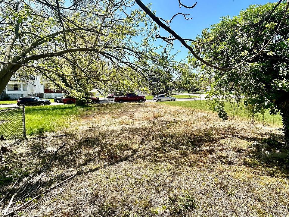 2nd image of 3728 Belle Ave