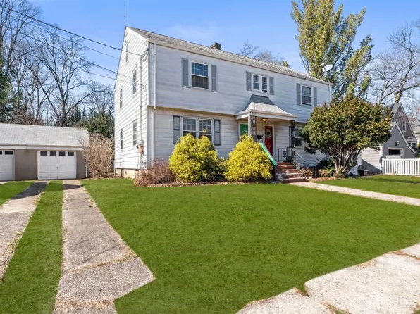 29 Sidney Pl, Metuchen, NJ 08840