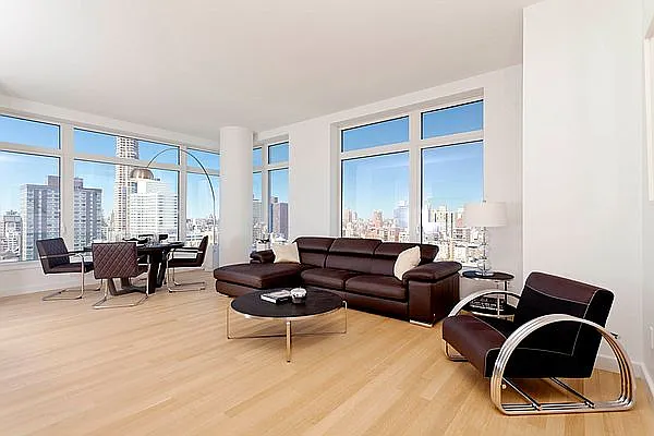 400 E 67th St APT 26B photo 1