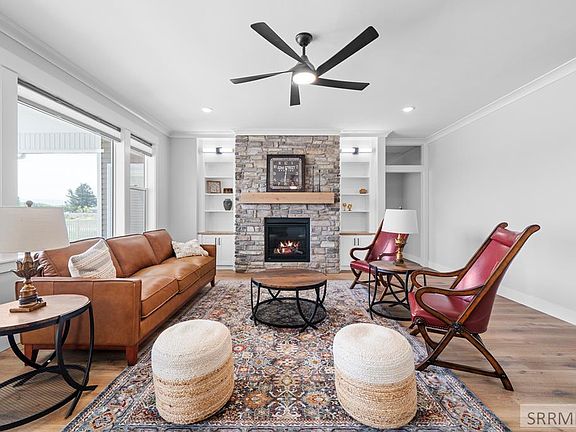 4th image of 4809 Possibility Ln