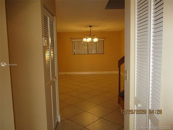 2nd image of 424 SE 11th Ter #3