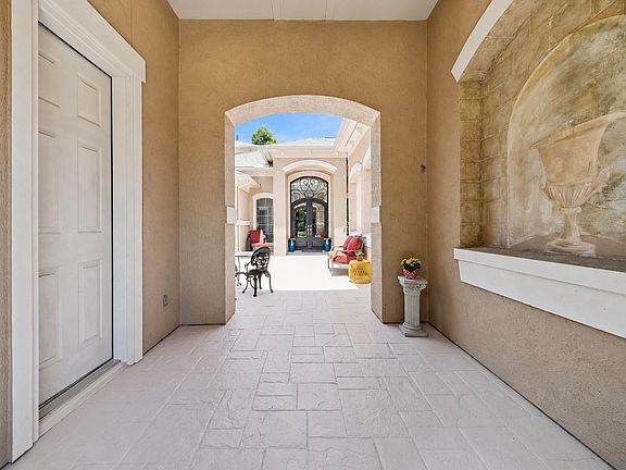 2nd image of 11914 Legend Manor Dr