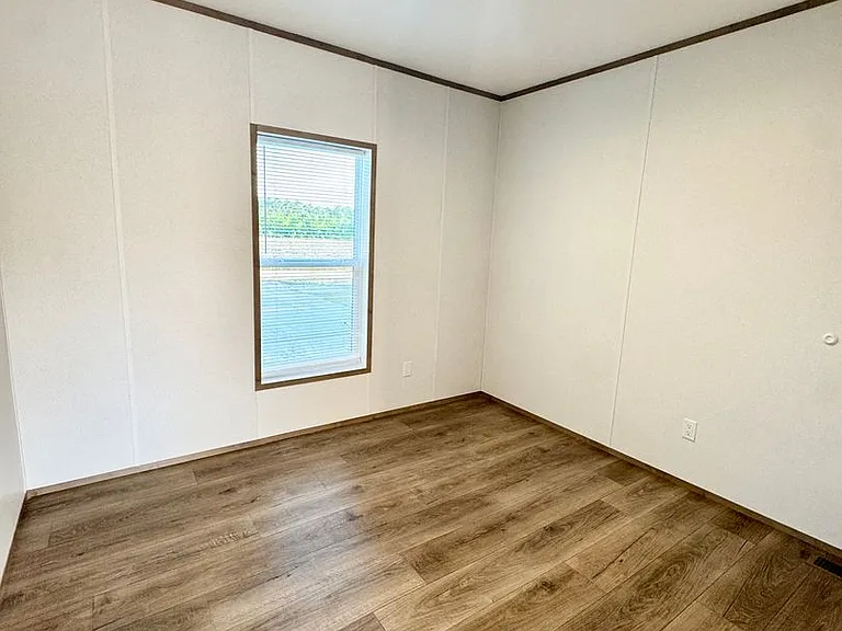 2500 Newton Rd — Photo 15