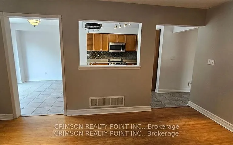 1299 Ashgrove Cres — Photo 10