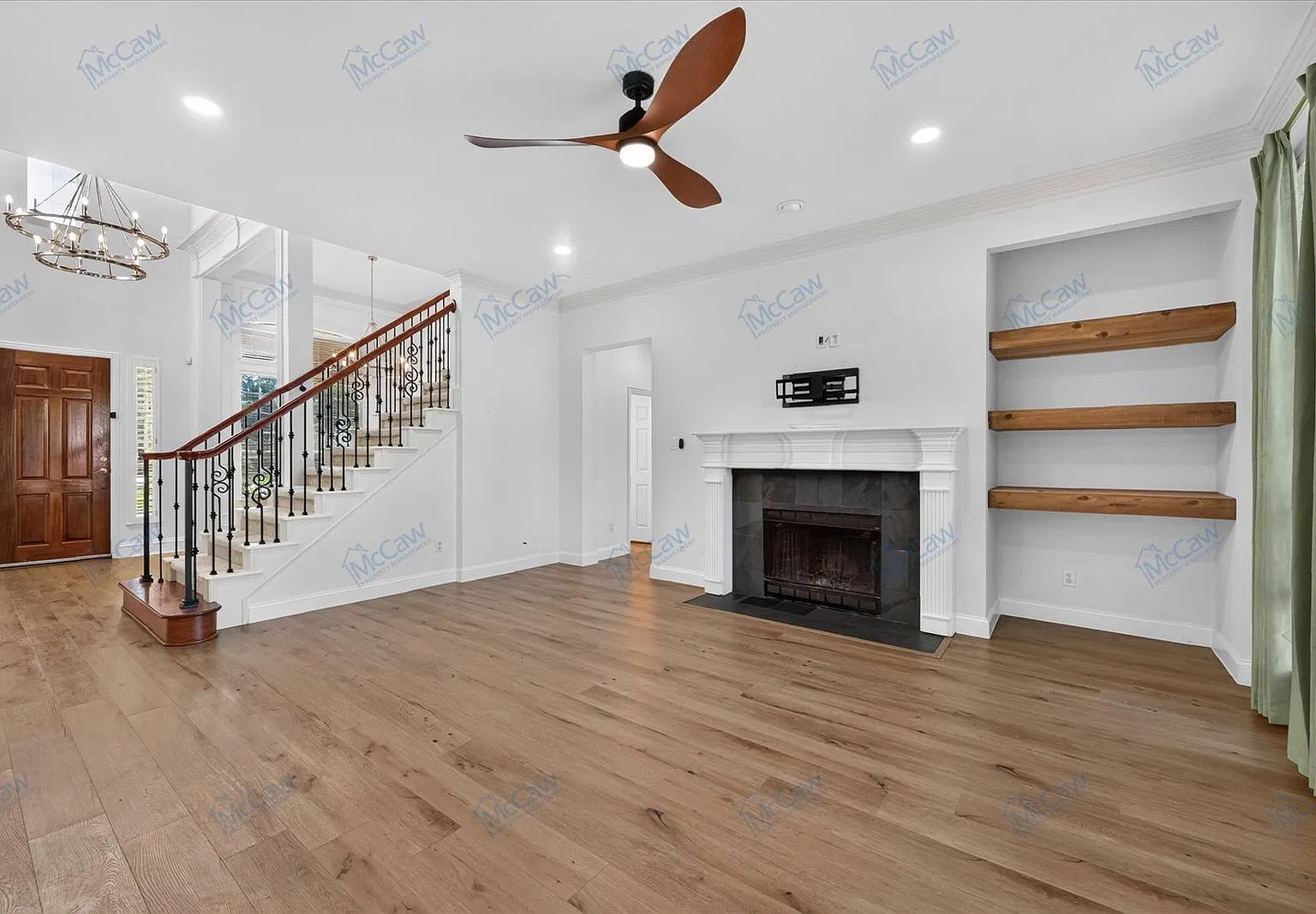 5 bed, 4.0 bath, 4020 sqft, $5,000 — Photo 4