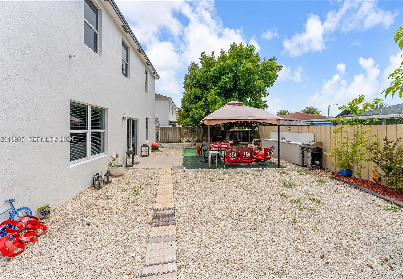 4 bed, 2526 sqft, $3,700 — Photo 4