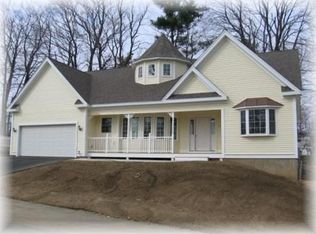 7 Carriage House Ln, Worcester, MA 01606
