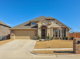 902 Newcastle Dr, Midlothian, TX 76065