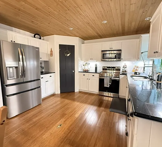 18238 Big Fir Ct SE — Photo 8