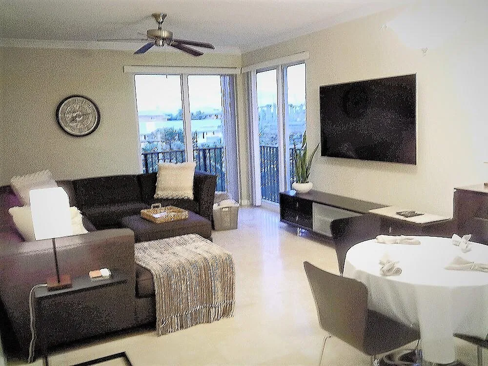 1 bed, 826 sqft, $3,300 — Photo 3
