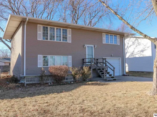 1437 N Pennsylvania Ave, York, NE 68467