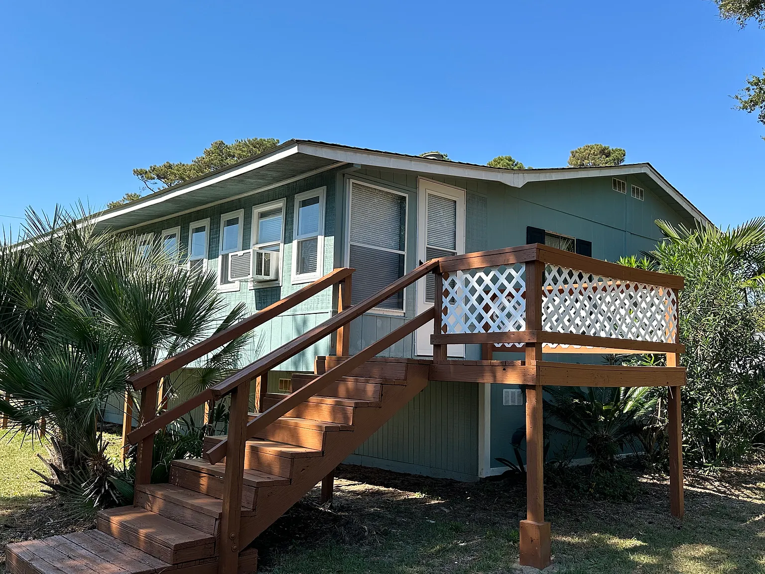 2862 Andrews Drive SW — Photo 2