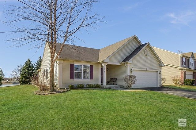 1st image of 3035 Foxmoor Dr