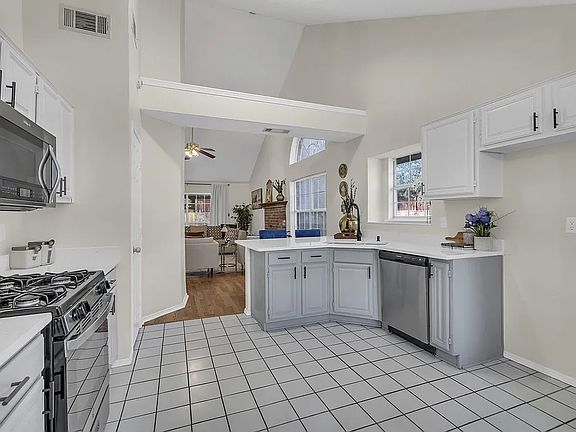 2nd image of 2637 Misty Glen Dr