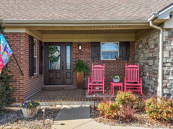 2nd image of 8353 Wades Mill Rd