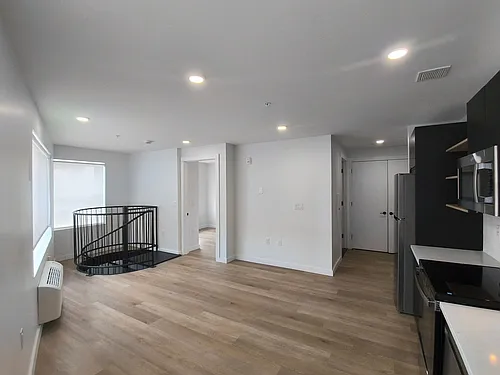 486 Market St Photo 1