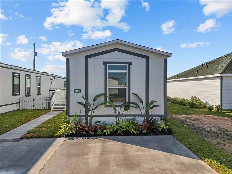 5110 Caicos Calle — Photo 49