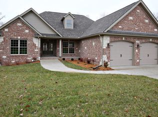 7705 Aspen Ridge Rd, Louisville, KY 40214