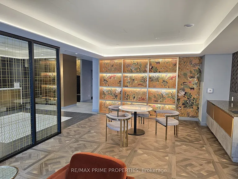 5 Lakeview Ave #405 — Photo 3