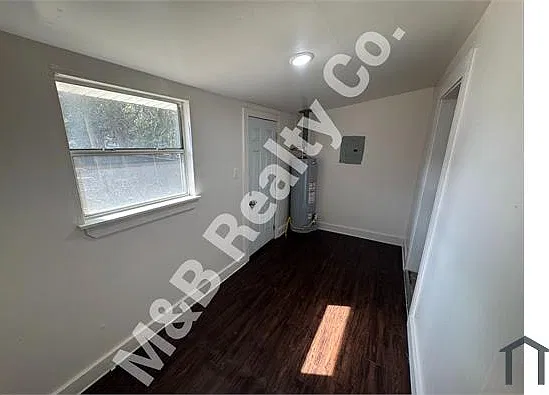 2 bed, 900 sqft, $800 — Photo 1