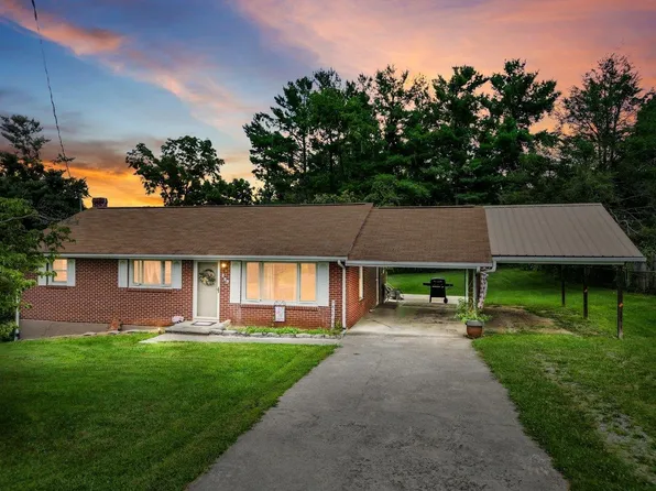 209 Dunbar Ave, Dublin, VA 24084