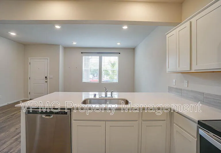 2628 NE 117th Pl — Photo 10