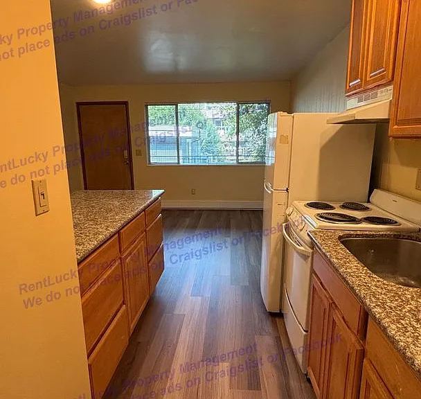 2484 Dexter Ave N #1-8 — Photo 8