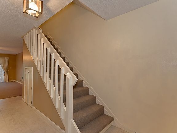 4th image of 203 Somerset Ln