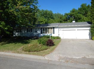 319 13th Ave SE, Devils Lake, ND 58301