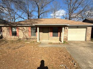 1501 E 13th St, Russellville, AR 72802