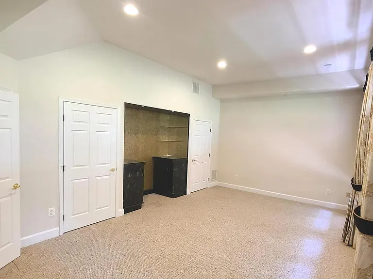 2511 Gadsby Pl — Photo 36
