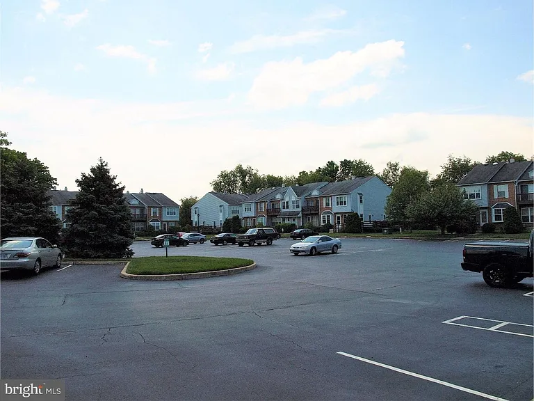 401 Wendover Dr — Photo 12