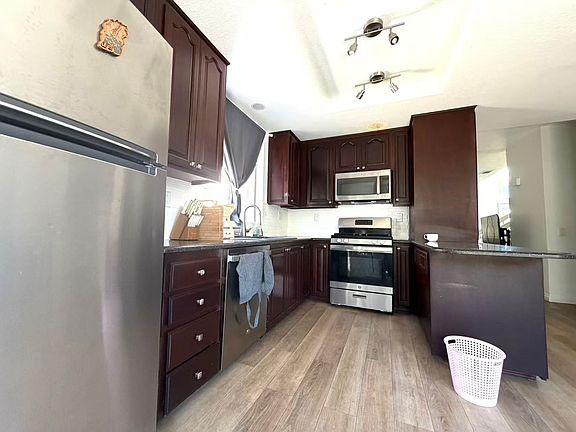 5th image of 230 Monroe #78