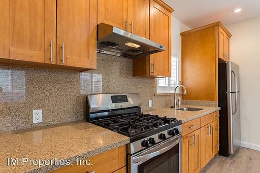 4th image of 2385 Tipperary Ave