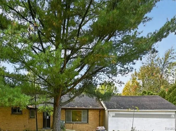 3490 Hannan Rd S, Canton, MI 48188
